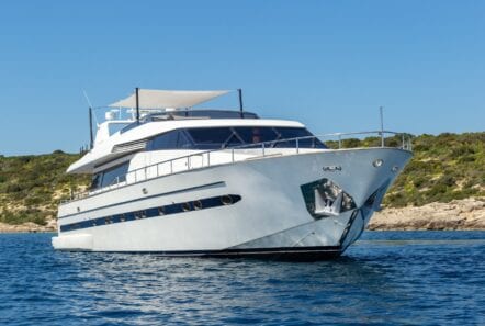 the bird motor yacht exterior profiles (6) min - Valef Yachts Chartering