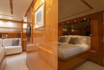the bird motor yacht master suite (4) min - Valef Yachts Chartering