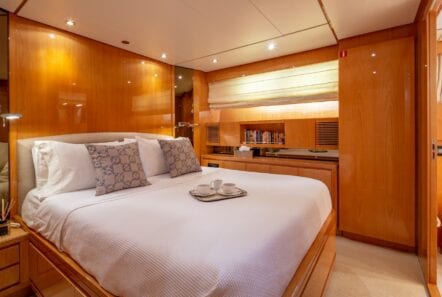 the bird motor yacht vip suite (9) min - Valef Yachts Chartering