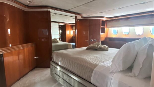 MI ALMA VIP 2 min - Valef Yachts Chartering