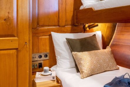 weatherbird  sailing bunk suite (2) - Valef Yachts Chartering