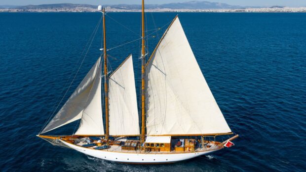 weatherbird  sailing sails profile (2)  - Valef Yachts Chartering
