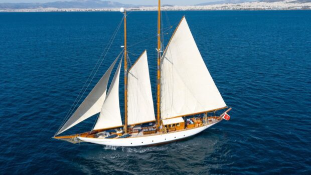 weatherbird  sailing sails profile (4)  - Valef Yachts Chartering