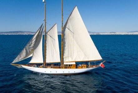 weatherbird  sailing sails profile (6) - Valef Yachts Chartering
