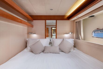 Annouka Ferretti guest room (2) - Valef Yachts Chartering
