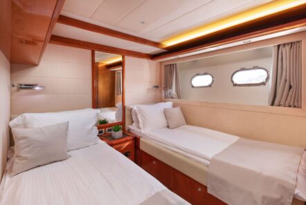 Annouka Ferretti guest room (3) - Valef Yachts Chartering