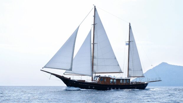 liana h motor sailer sailing (2) - Valef Yachts Chartering