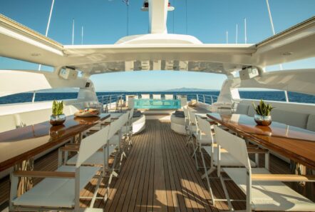 Vertigo Decks 049 min - Valef Yachts Chartering