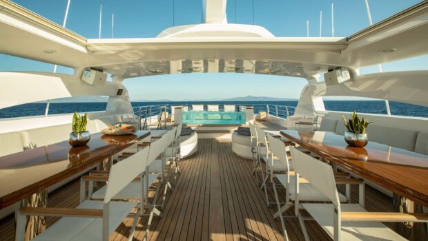 Vertigo Decks 049 min - Valef Yachts Chartering