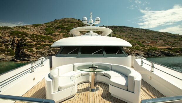 Vertigo Decks 082 min - Valef Yachts Chartering