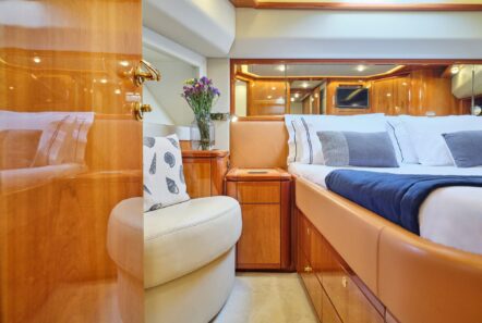 estia yi motor yacht suite - Valef Yachts Chartering
