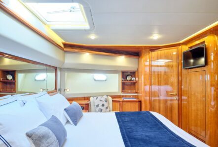 estia yi motor yacht suites (2) min - Valef Yachts Chartering