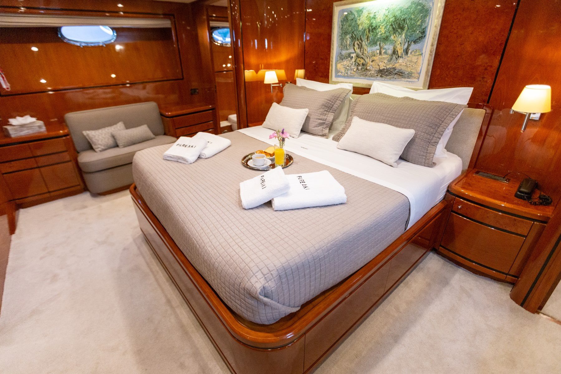 pareaki motor yacht cabins baths (1) - Valef Yachts Chartering