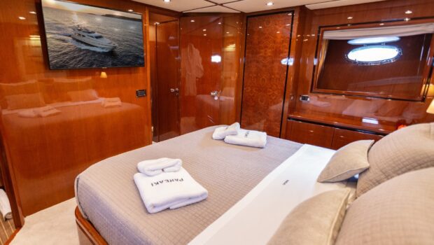 pareaki motor yacht cabins baths (10) - Valef Yachts Chartering