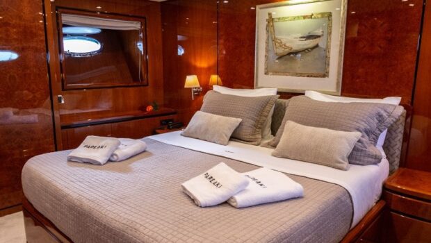 pareaki motor yacht cabins baths (11) - Valef Yachts Chartering
