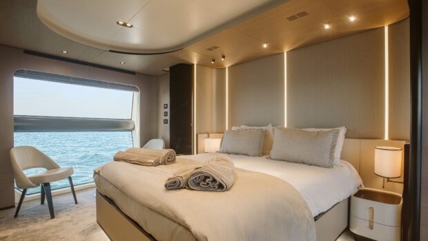 volante owner suite motor yacht (2) - Valef Yachts Chartering