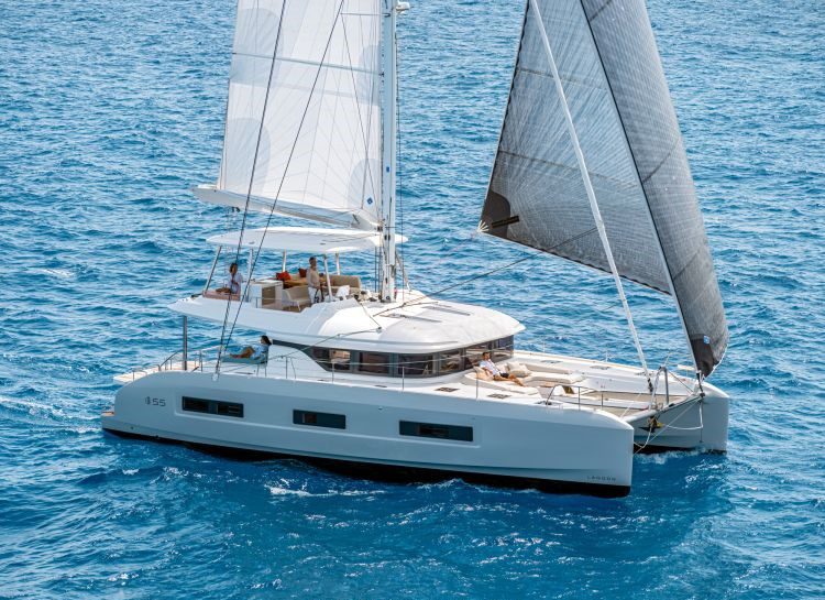 Hydrus catamaran profiles valef yachts (15) - Valef Yachts Chartering