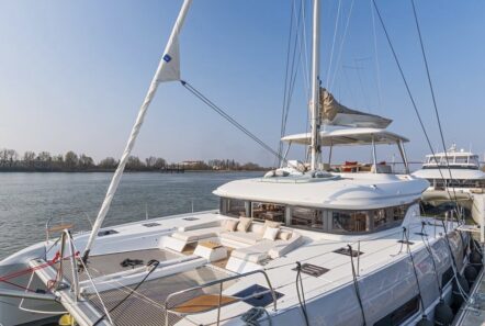 Hydrus catamaran profiles valef yachts (20) - Valef Yachts Chartering