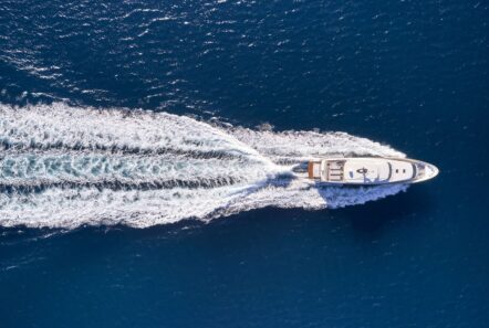 fLOR MOTOR YACHT (6) min - Valef Yachts Chartering