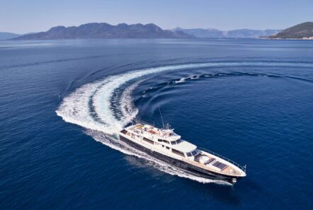 alaya classic lurssen valef yachts (4) min - Valef Yachts Chartering