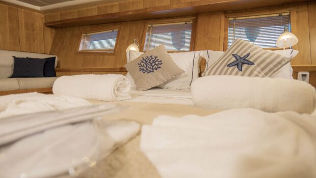 MS Luxury Aegean Schatz aft master cabin 4 min - Valef Yachts Chartering