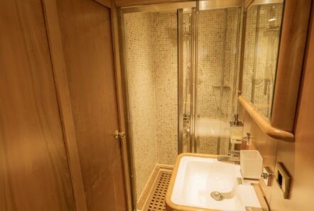 MS Luxury Aegean Schatz bathroom 1 min - Valef Yachts Chartering