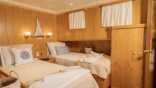 MS Luxury Aegean Schatz twin cabin 2 min - Valef Yachts Chartering