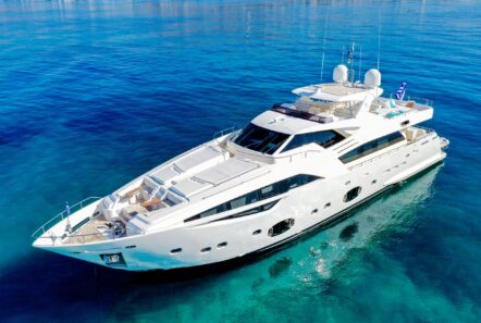 Infinitas motor yacht profile (3) min - Valef Yachts Chartering