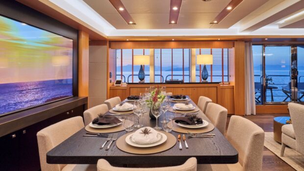 makani ii yacht dining salon (1) - Valef Yachts Chartering