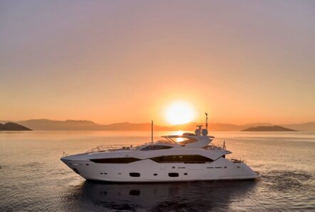 makani ii yacht sunset (1) - Valef Yachts Chartering